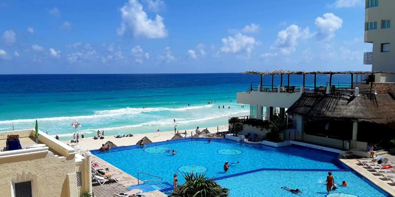 Ocean Front Suite, balcony, kitchen. Cancún Exterior foto
