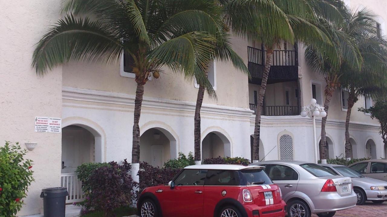 Ocean Front Suite, balcony, kitchen. Cancún Exterior foto